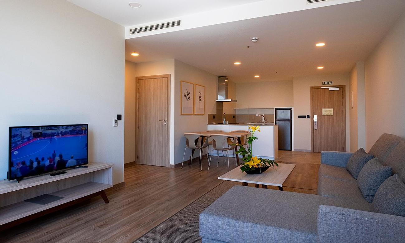อพาร์ตโฮเต็ล อัตติกา 21 บาเยส Hotel ซาบาเดย์ ภายนอก รูปภาพ